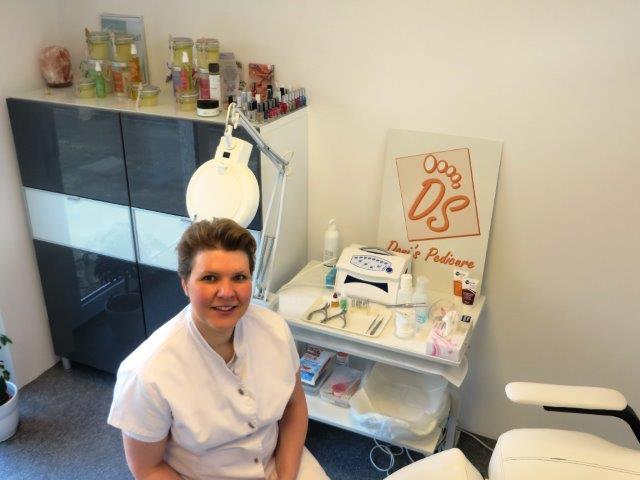 Dani tijdens een pedicurebehandeling